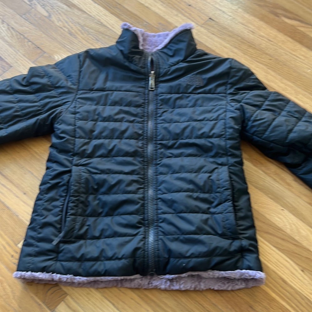 North face Girls reversible Mossbud Jacket